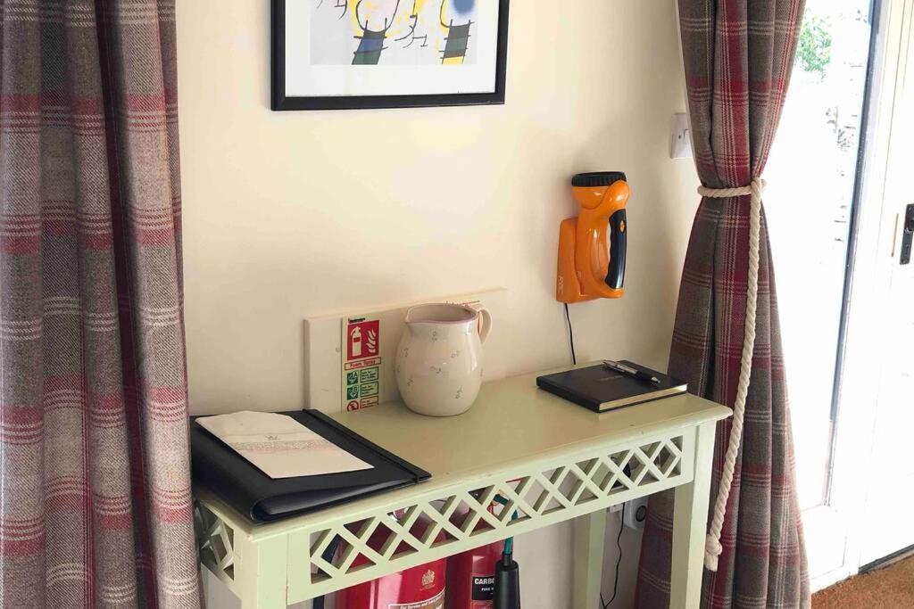 KembleSecluded Romantic Cotswolds Barn - Sleeps 2 To 4 - Near Cirencester - Dog Friendly别墅 外观 照片
