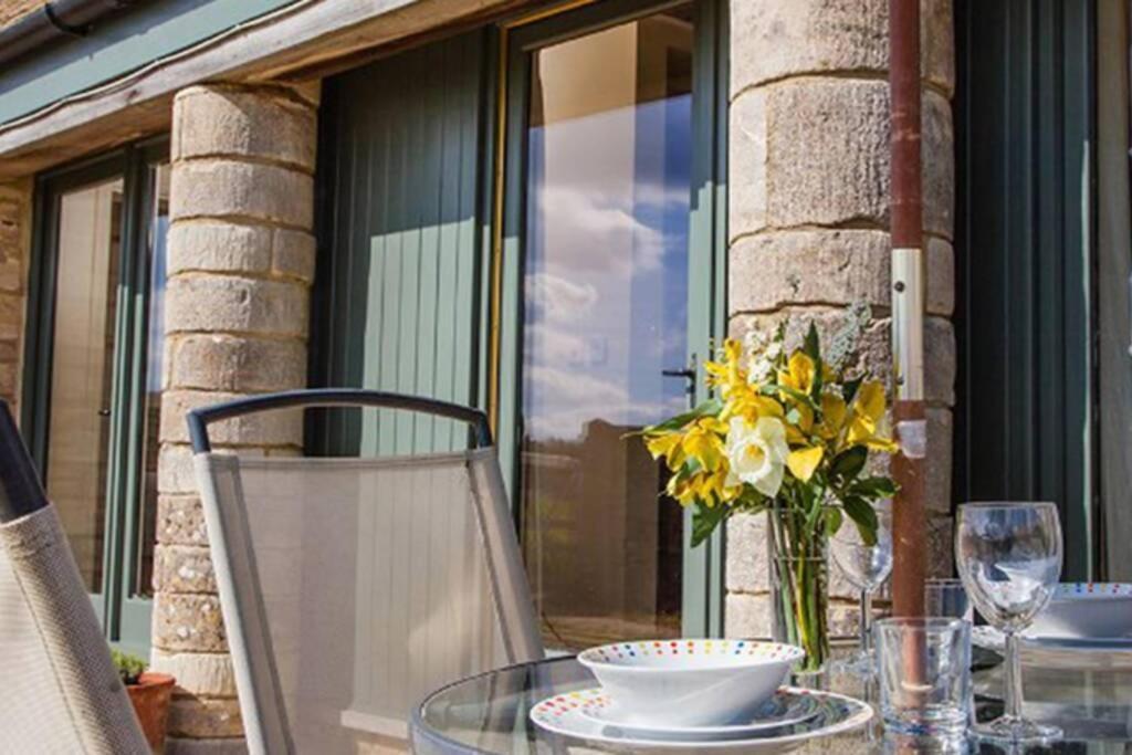 KembleSecluded Romantic Cotswolds Barn - Sleeps 2 To 4 - Near Cirencester - Dog Friendly别墅 外观 照片