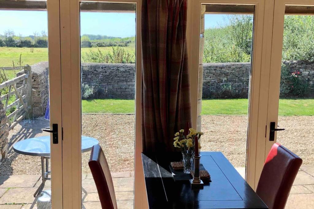 KembleSecluded Romantic Cotswolds Barn - Sleeps 2 To 4 - Near Cirencester - Dog Friendly别墅 外观 照片
